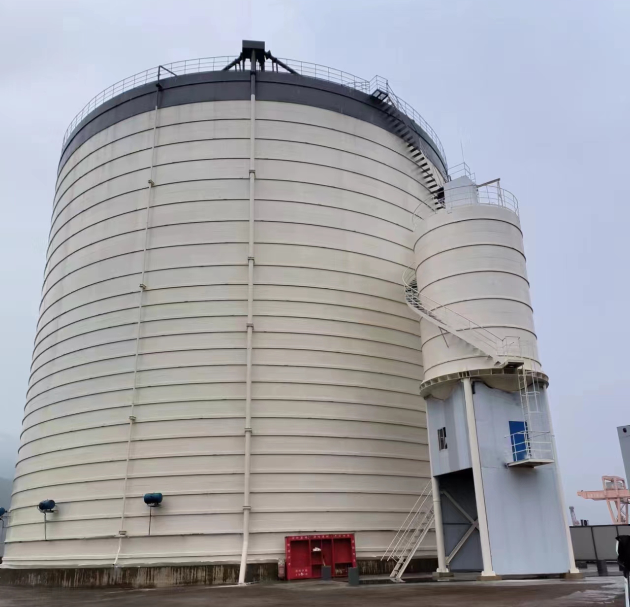 德钦10万吨水泥钢板库