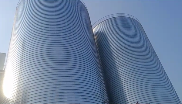 德钦2座混凝土高架卷板仓