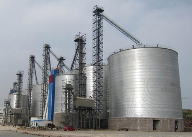 德钦大型钢板库构造参数及水泥储存质量